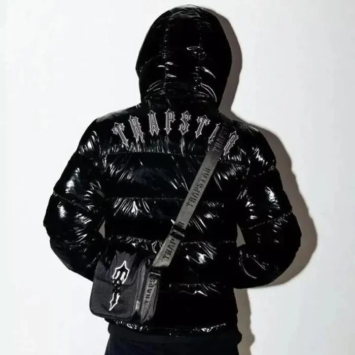 Chaqueta Acolchada Trapstar Shiny Irongate Negra 3.webp